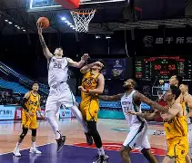 山东男篮训练开放日,冲刺阶段刷新队史纪录引欢呼,NBA总决赛在即,更衣室氛围转暖 山东男篮训练开放日,冲刺阶段刷新队史纪录引欢呼,NBA总决赛在即,更衣室氛围转暖