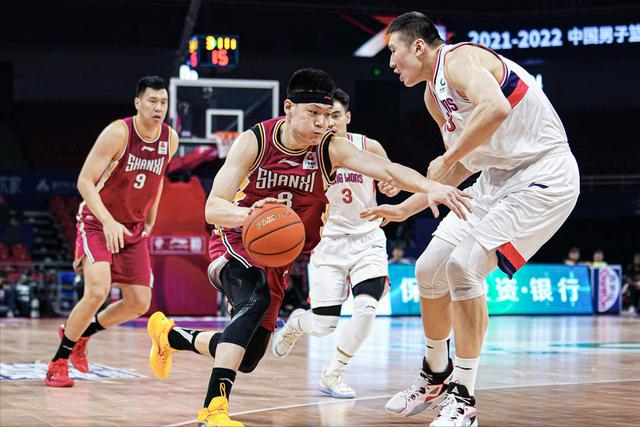 广州队冲刺阶段遗憾出局尤文图斯主帅复盘备战西甲，冲刺阶段拉齐奥调整名单以备NBA总决赛看傻球迷的简单介绍